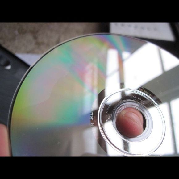 Non-Stop Liam Neeson Julianne Moore 2014 Flight Hijacked DVD Movie Bundle for $3 - Picture 6 of 7